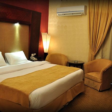 Al Higgi Hotel Janbu Kültér fotó