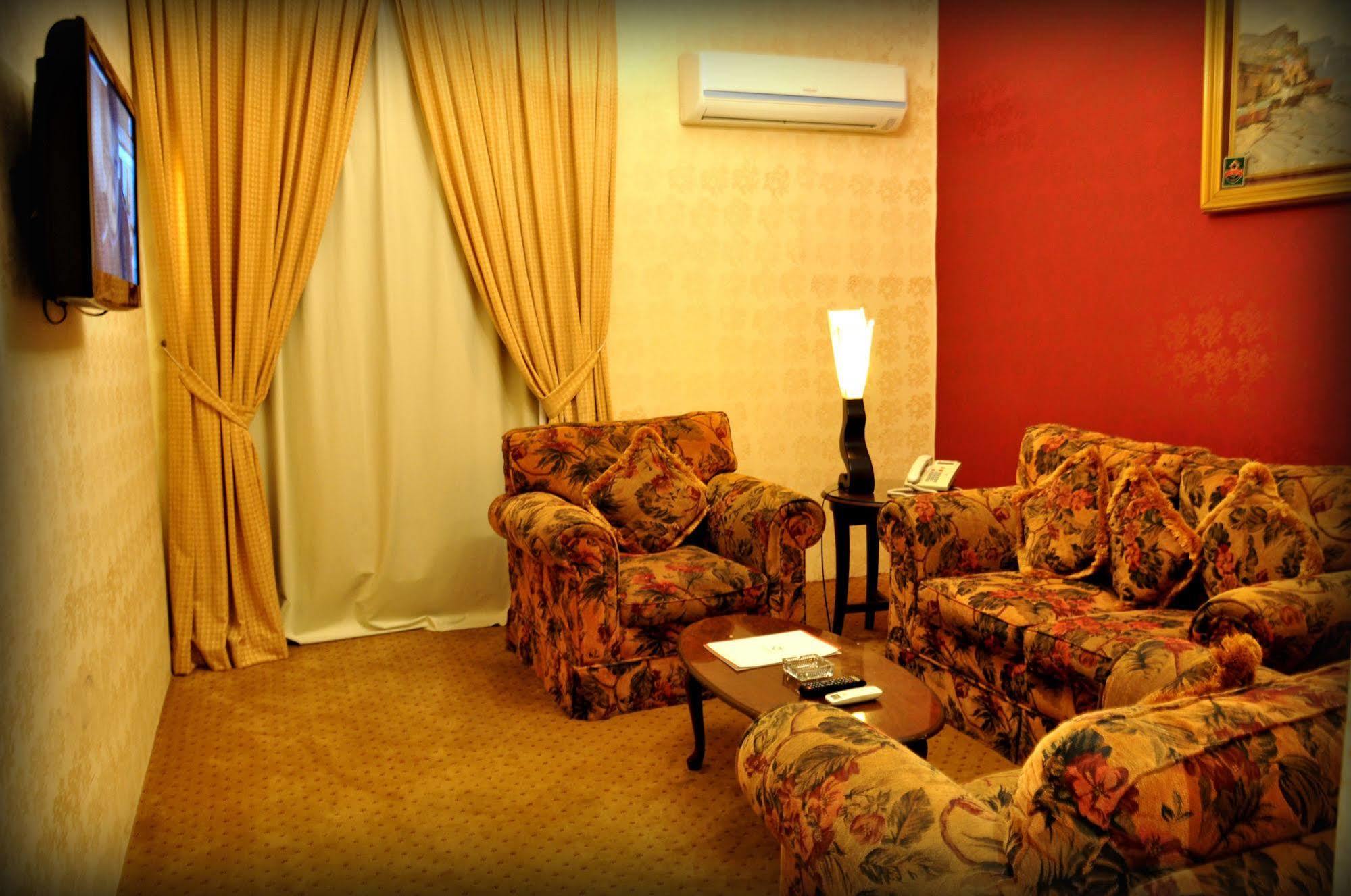 Al Higgi Hotel Janbu Kültér fotó