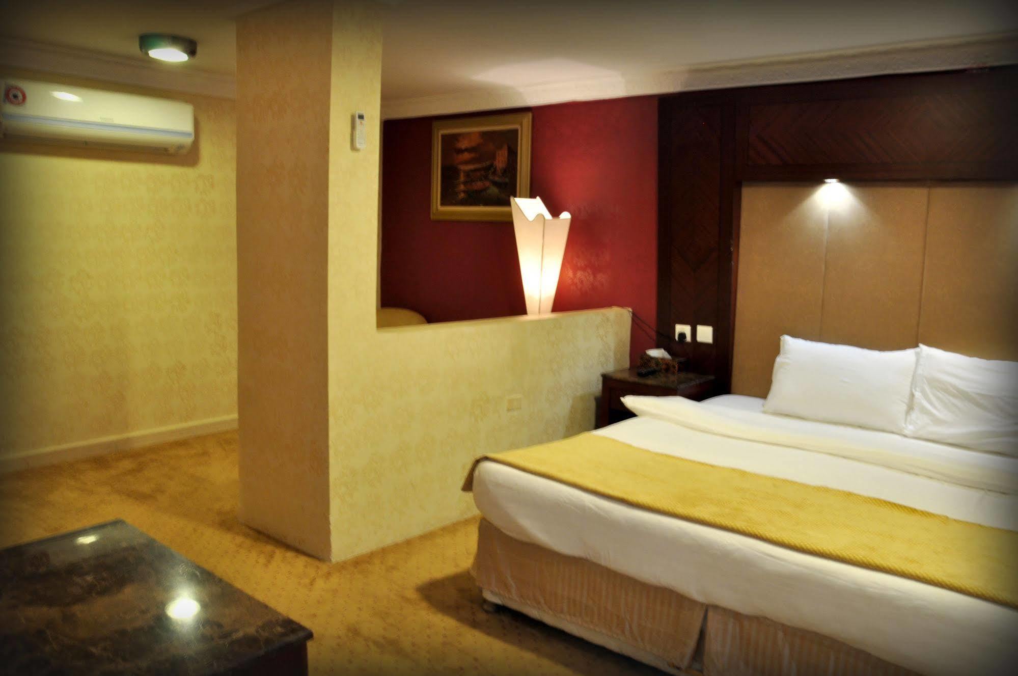 Al Higgi Hotel Janbu Kültér fotó