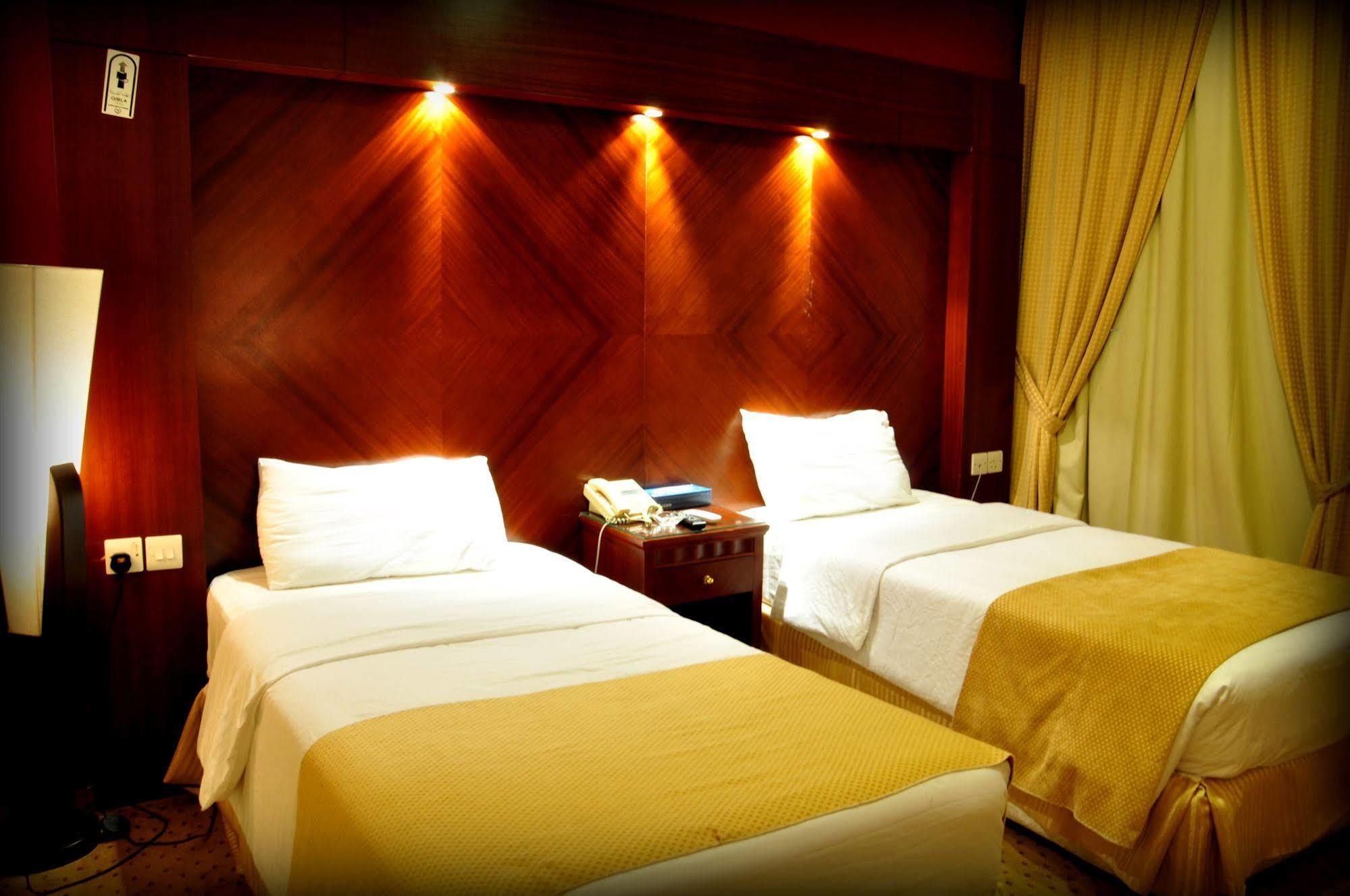 Al Higgi Hotel Janbu Kültér fotó