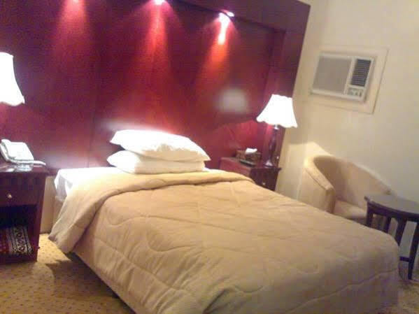 Al Higgi Hotel Janbu Kültér fotó